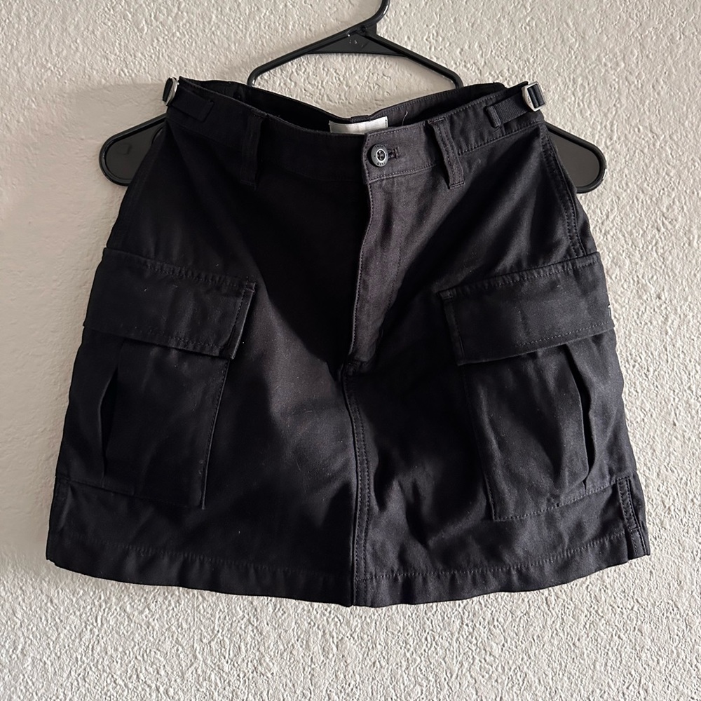 Aritzia TNA Black Cargo Skirt Utilitarian Style